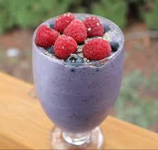 Cashew Smoothie with Mixed Berries